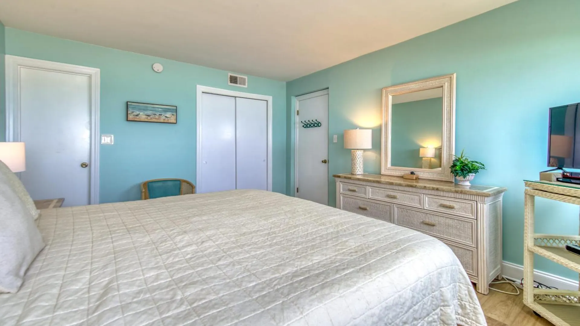 Apartment Beach House Condominiums D104 - Beachfront With Pool, Wifi, & Beach Service Destin United States