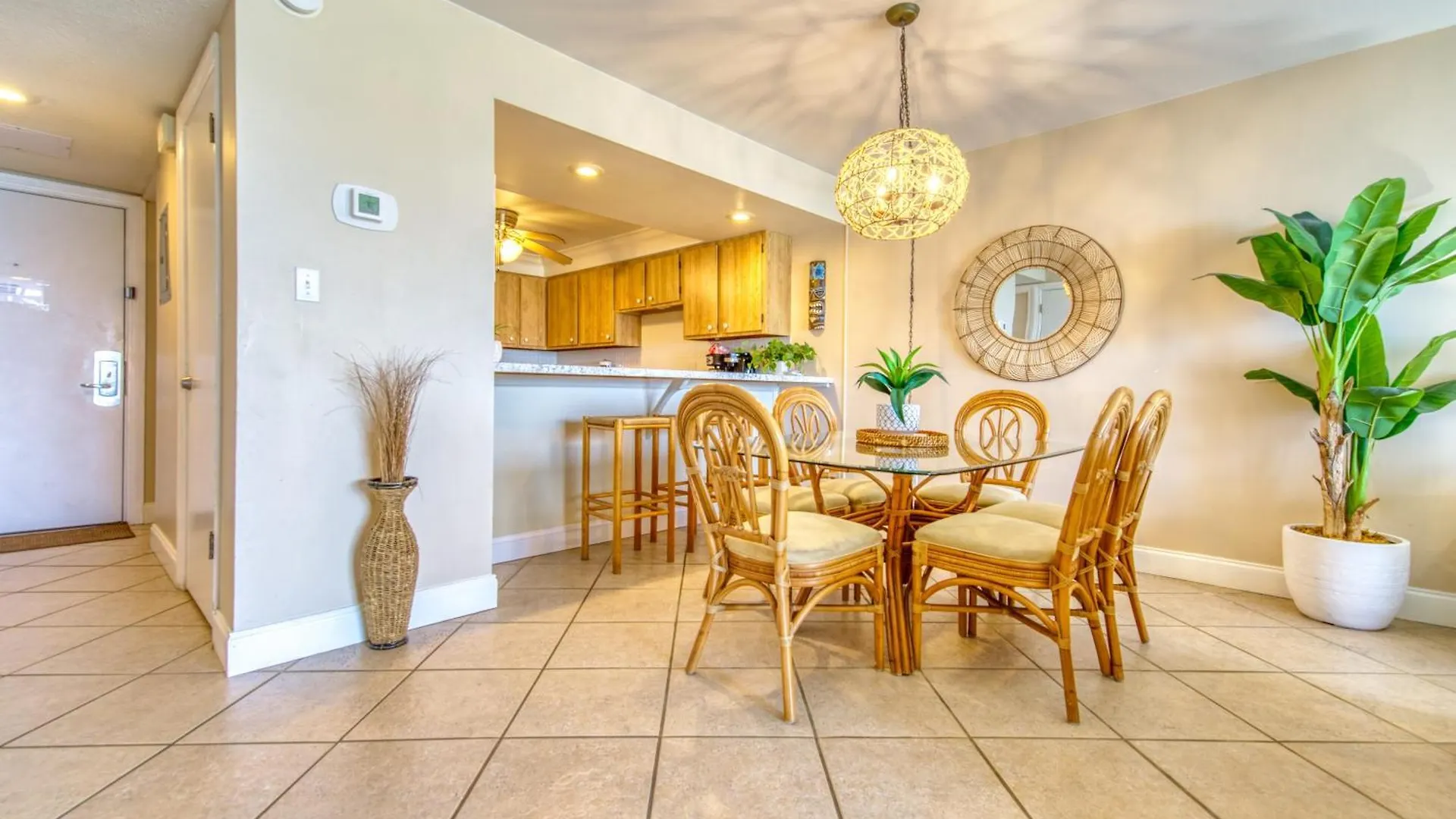 Beach House Condominiums D104 - Beachfront With Pool, Wifi, & Beach Service Destin Apartment