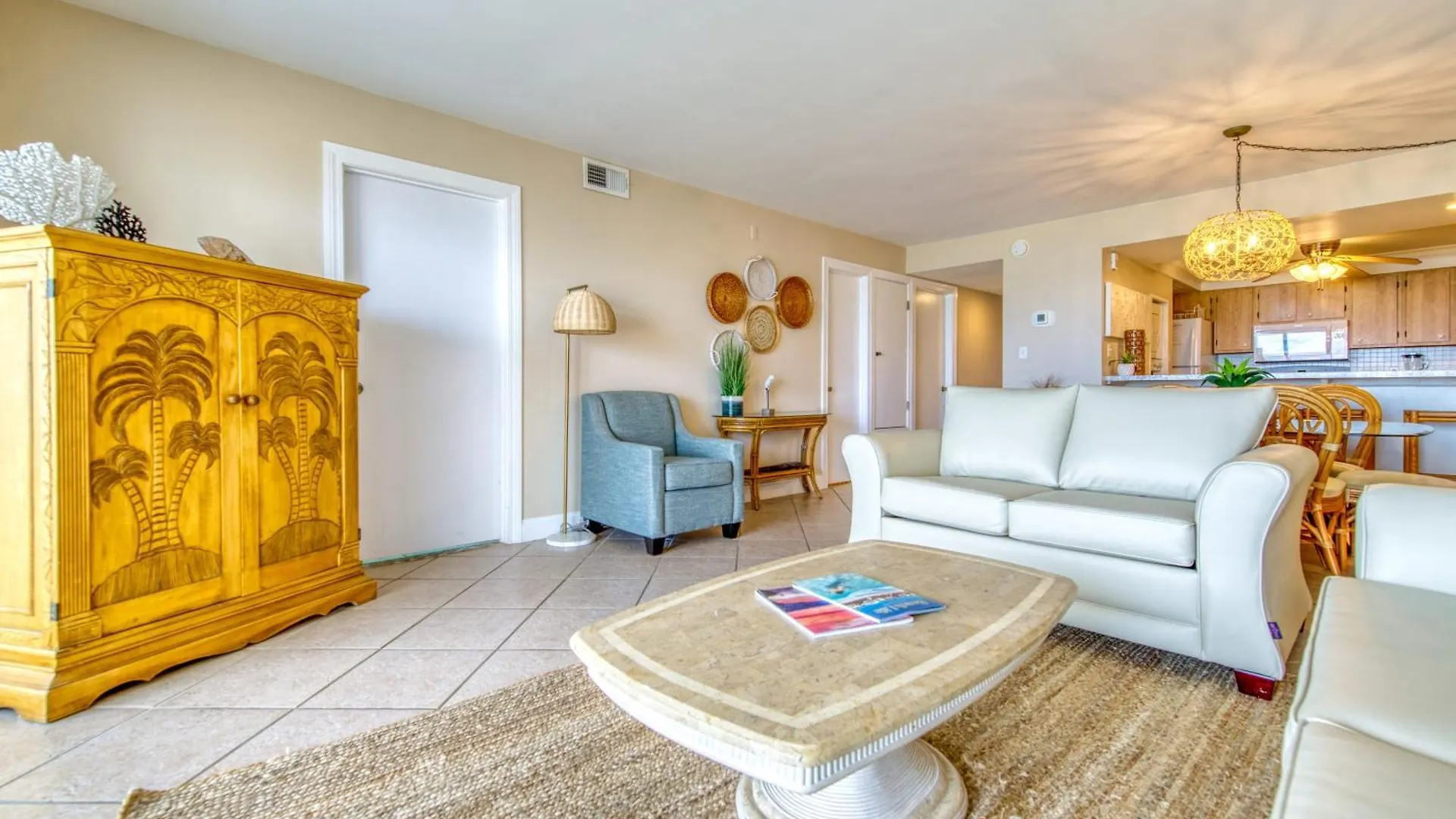 Beach House Condominiums D104 - Beachfront With Pool, Wifi, & Beach Service Destin Apartment