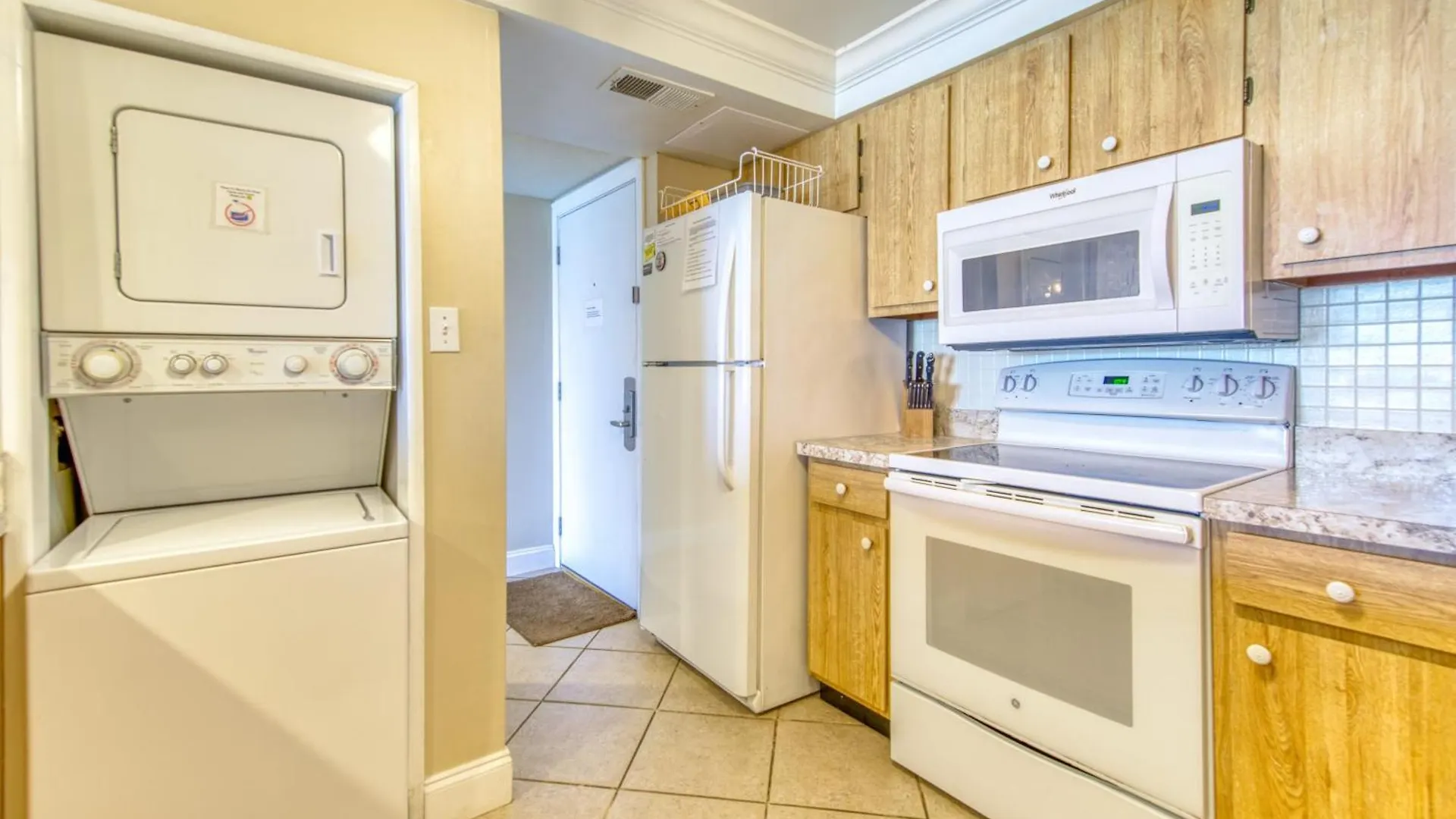 Apartment Beach House Condominiums D104 - Beachfront With Pool, Wifi, & Beach Service Destin United States