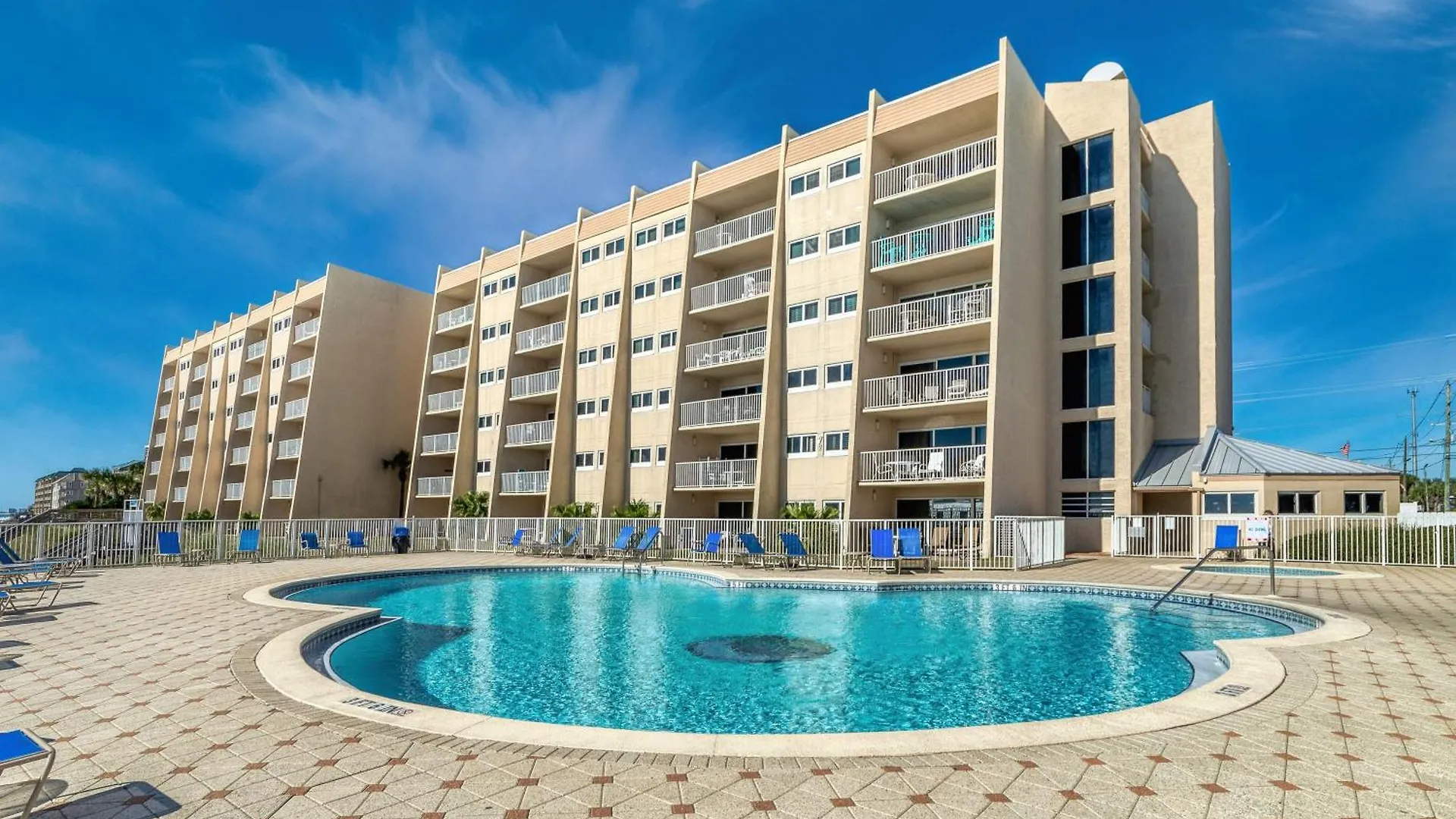 Beach House Condominiums D104 - Beachfront With Pool, Wifi, & Beach Service Destin United States